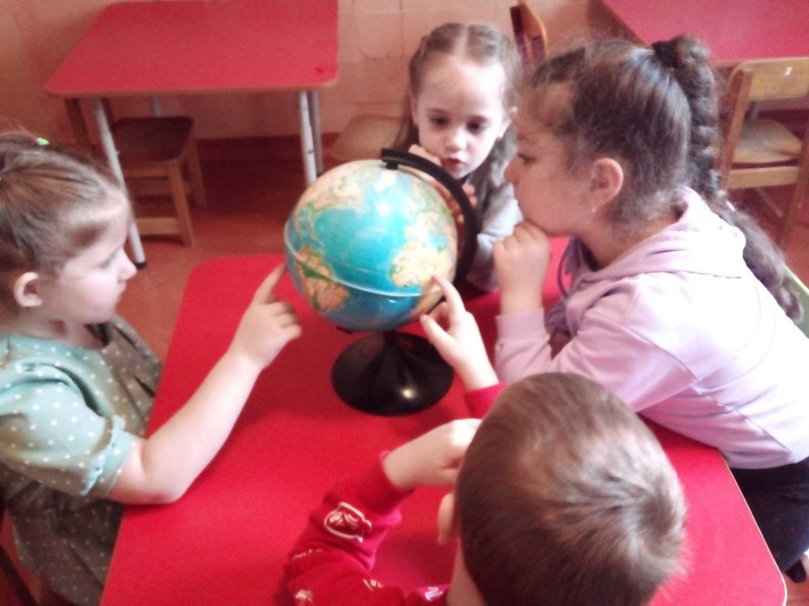 В старшей группе МБДОУ &amp;quot;Щербаковский детский сад&amp;quot;  прошло тематическое занятие, посвященное Дню Земли..
